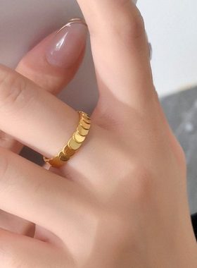 大码戒指女胖MM层叠鱼鳞片波光粼粼胖手粗手大号时尚个性食指指环