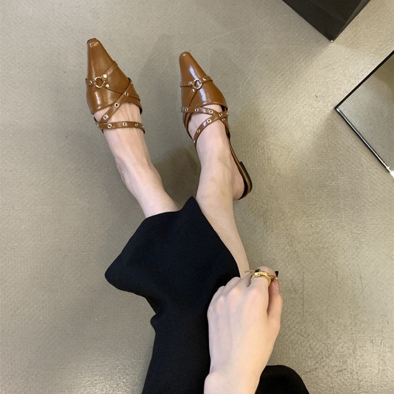 尖头凉拖鞋女2025夏季新款平底交叉带铆钉漆皮包头半拖外穿拖鞋,淘宝优惠券,粉丝福利购,淘宝优惠卷