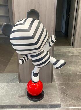 现代极简大型装网红熊落地摆件客厅电柜地玄关台视卡通大0000008