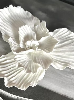 新中式侘寂风售楼处牡丹花朵陶瓷样板房间书房玄关过道软装花瓶