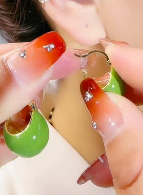气质简约绿色耳扣耳环女2023年春季新款轻奢百搭高级感清新耳饰