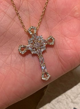 少女祈祷锆石超闪十字架项链女小众设计感吊坠时尚百搭锁骨链