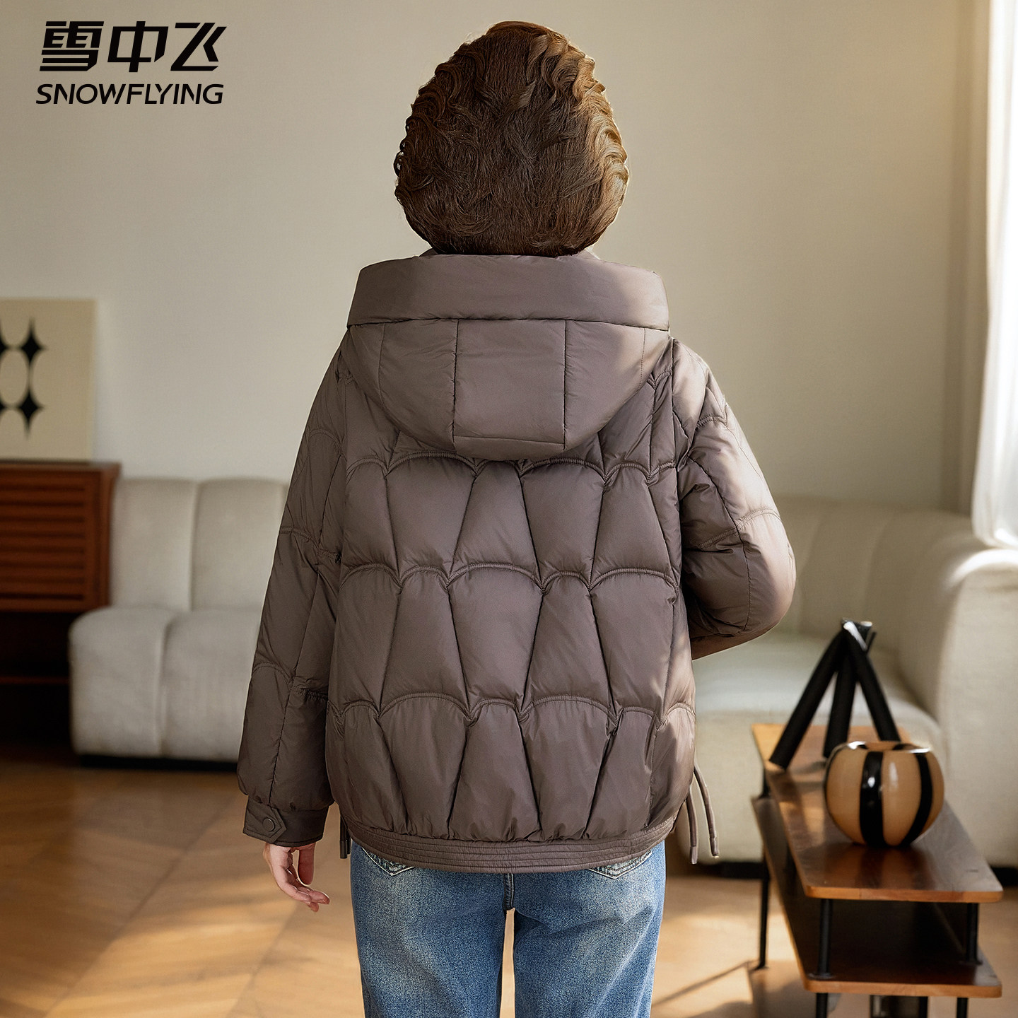 雪中飞冬季中年妈妈短款羽绒服女款女士新款中老年厚连帽冬装外套,淘宝优惠券,粉丝福利购,淘宝优惠卷