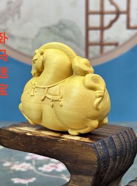 黄杨木雕生肖马上有钱手把件