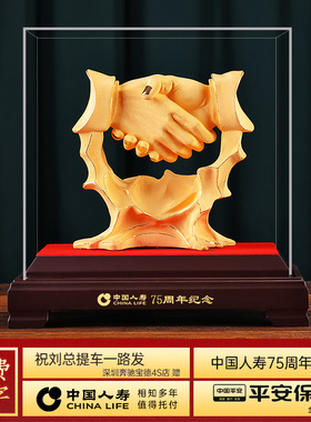 诚信合作共赢绒沙金握手摆件办B公室酒柜装饰品年会商务礼品定制