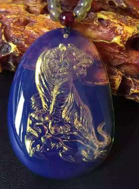 直播供货多米二代蓝珀关公雕刻件净水雕件挂坠琥珀蜜蜡