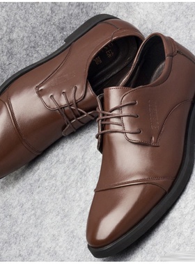 样板房衣帽间男士皮鞋衣柜陈列摆件道具软装饰品商务英伦风男鞋。