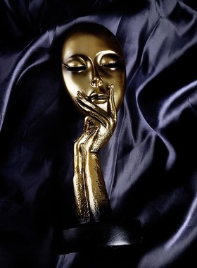 北欧金属轻奢电视机柜样板房服装店摆饰品树脂面具人装饰摆件