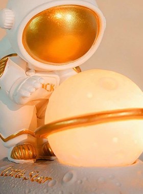 系太空人宇航员发光小夜灯男女生日系列礼物车载桌面装饰摆件