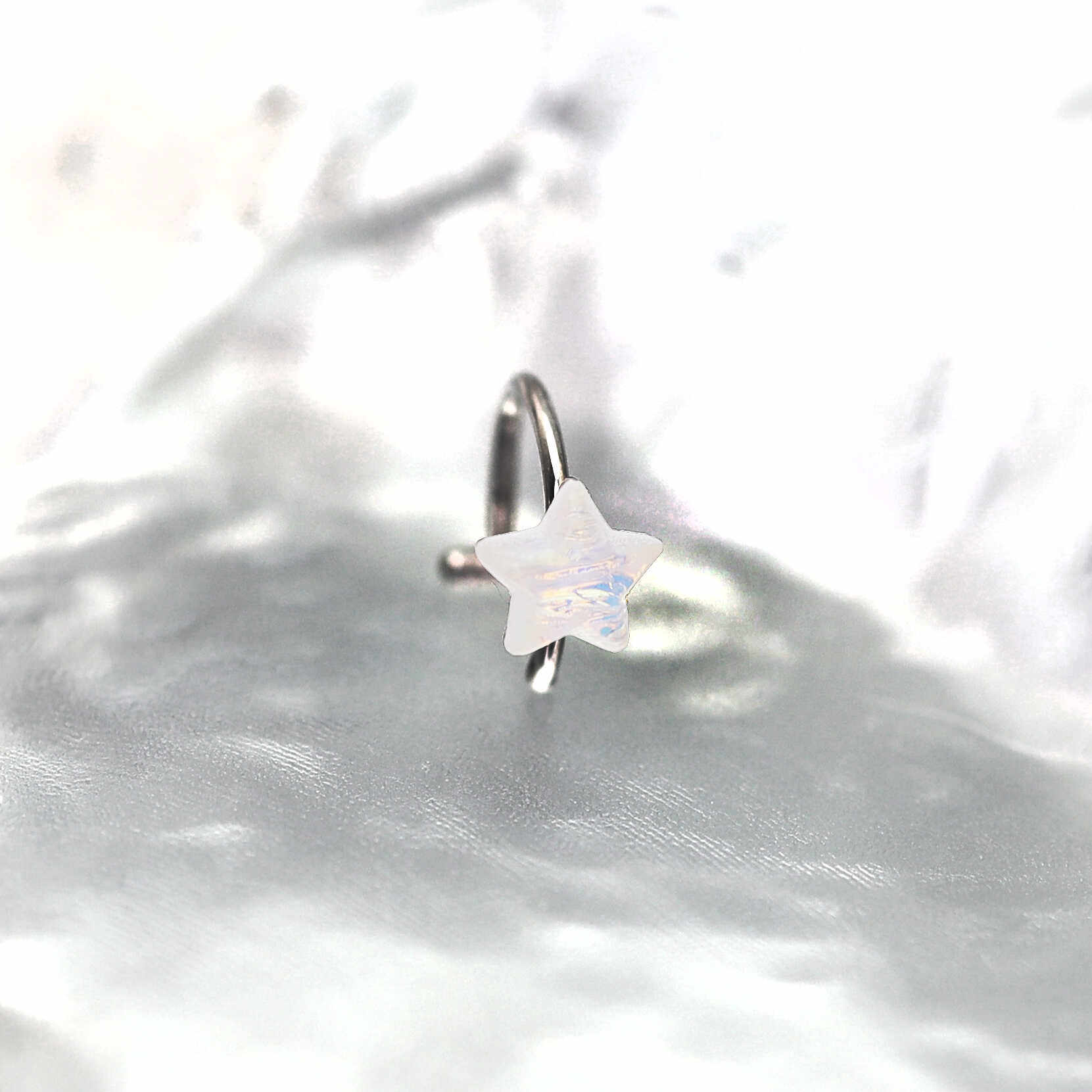 夜王 | S925银无洞唇夹波光粼粼五角星星唇夹假唇环可爱亚比饰品,淘宝优惠券,粉丝福利购,淘宝优惠卷