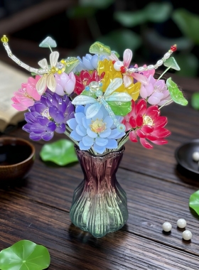 轻奢简约桌面插花摆拍