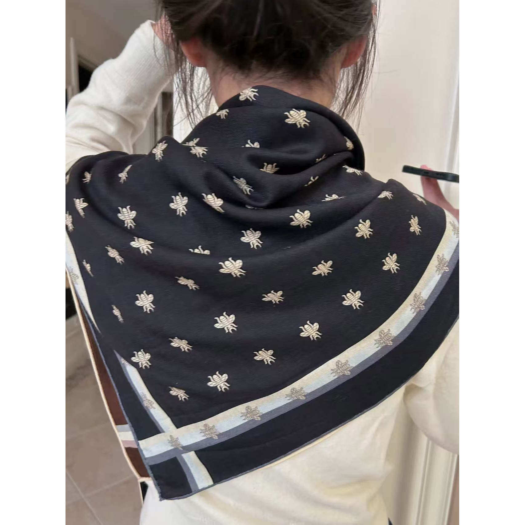 桑蚕丝羊毛【小蜜蜂】85cm丝毛方巾双面异色手工卷边丝巾Q601,淘宝优惠券,粉丝福利购,淘宝优惠卷