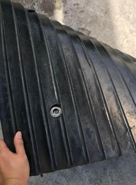 直销橡胶实心坡道减噪板防噪板橡胶减速带地下车库进出口防滑垫