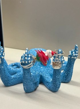桌面摆件竖中指章鱼装饰家居抽象工艺品创意恶搞生日七夕礼物男女