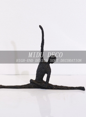 现代简约创意黑色人物摆件桌面小雕塑样板房售楼处软装饰品摆设