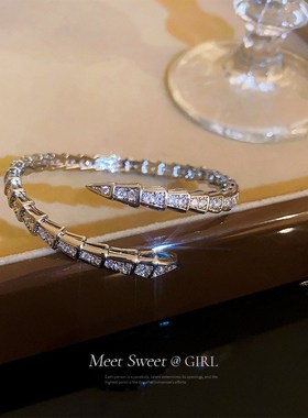 高档轻奢蛇形项链套装~高级感满钻锆石灵蛇戒指锁骨链手镯耳环