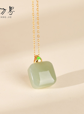 天然和田玉小方糖吊坠女款