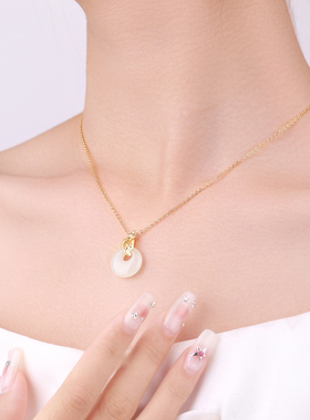 石方界天然和田玉锦鲤平安扣吊坠