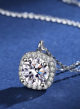 源头工厂镶钻方包莫桑钻项链d925银吊坠莫桑石坠子女款礼服锁骨链