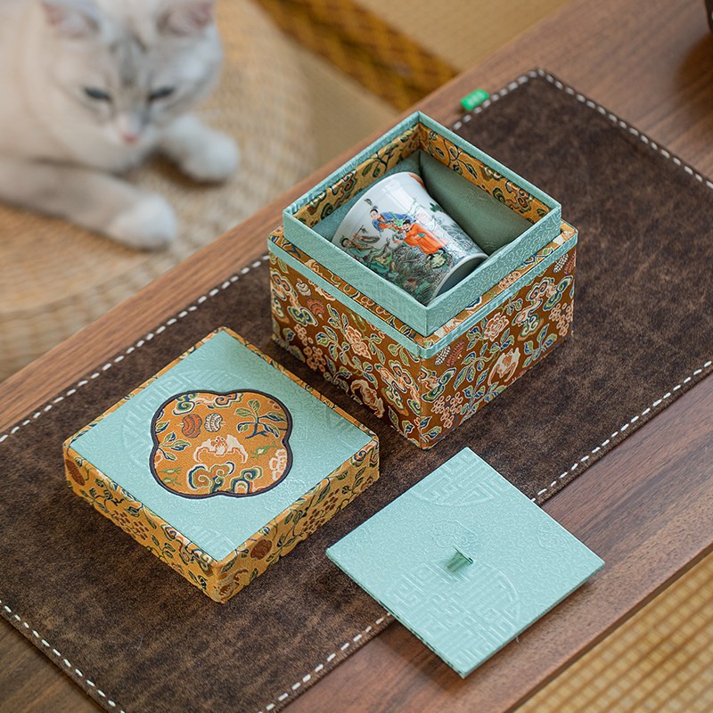 High-end Chinese bat pattern multi-treasure brocade box, porcelain purple clay teapot gift box, antique handmade storage box