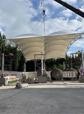 诚之建贵州遵义长寿工厂拉杆型白色膜结构汽车停车棚完工质保15年