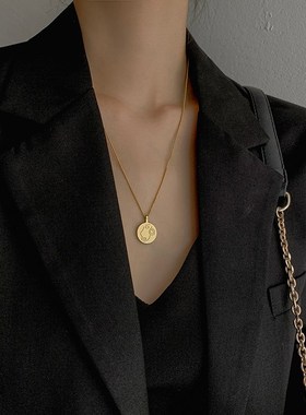 轻奢小众设计感项链女2024年新款潮毛衣链秋冬长款卫衣链吊坠配饰