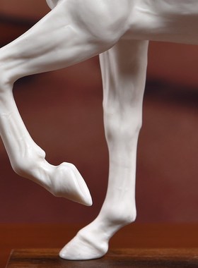 陶瓷马摆件大师雕塑艺术品意创办摆室公设礼品/心驰神往