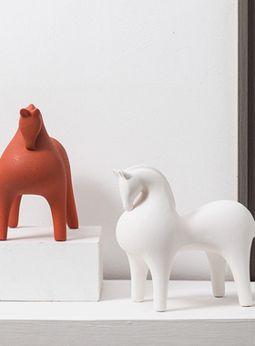 简约红马陶瓷摆件北欧轻奢抽象创意家居样板房办公室客厅玄关饰品