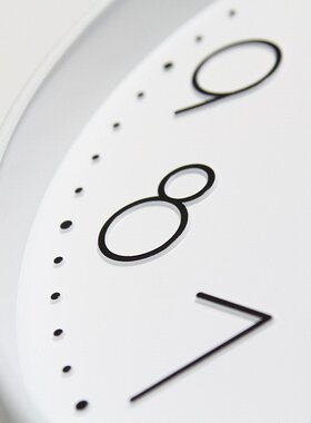 数字简约北欧挂钟客厅静音白色圆形卧室时钟无声12寸挂表30cm石英