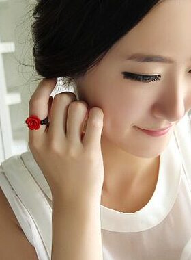 手工戒指朱砂红漆雕玫瑰花戒指弹力绳指环民族风个性小配饰包邮