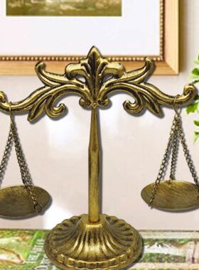 铁艺天平摆件覆古工艺装饰模型天秤座道具金属礼物办公桌创意欧式