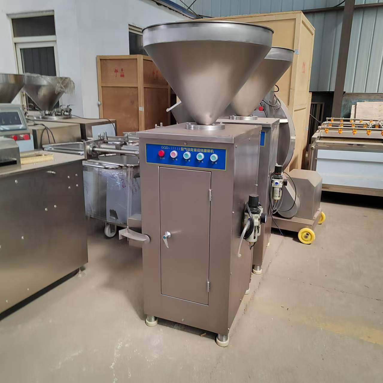 云帆生产大型商用全套腊肠灌肠机腊肉加工设备气动打结灌肠机,淘宝优惠券,粉丝福利购,淘宝优惠卷