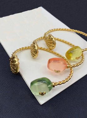 欧美简约金色麻花链条手镯贝壳造型镶透明亚克力手镯黄铜材质手饰