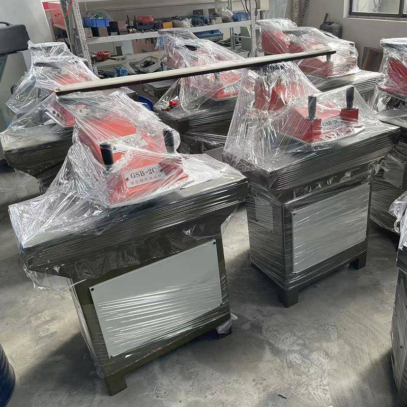 Houhe sells leather hydraulic swing arm cutting machine, follow-up swing arm blanking machine, luggage blister small stamping machine