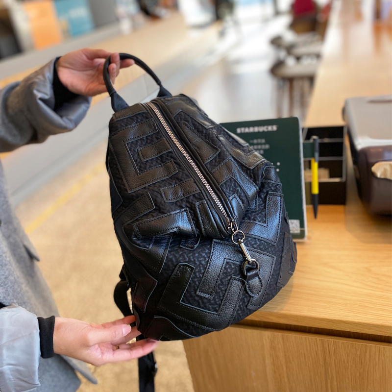 配真皮包包女2i022新款潮个性复古拼接牛皮双肩包休闲防盗超火背 - 图0