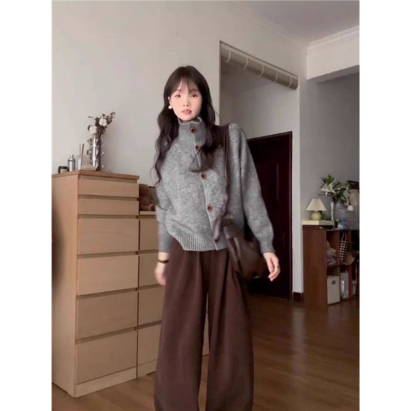 灰色针织高领早秋毛衣开衫慵懒高级感女装2025新款秋冬设计感外套,淘宝优惠券,粉丝福利购,淘宝优惠卷