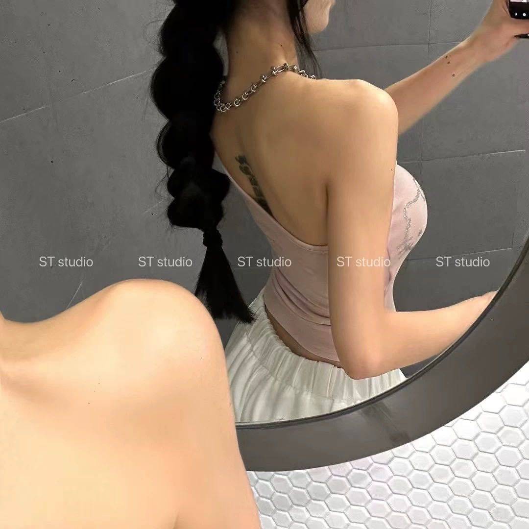 夏季新款辣妹字母猫咪烫钻斜肩短款背心露肩百搭上衣女潮韩系小众,淘宝优惠券,粉丝福利购,淘宝优惠卷