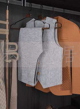 现代极简样板间软装饰品简约感衣帽间摆件衣柜展厅道具毛毡假衣服