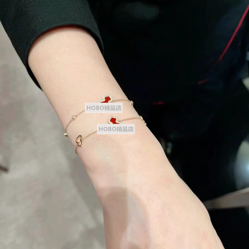 高版本蝴蝶手链女镀18k金轻奢小众精致高级感单钻镶嵌三叶草手饰