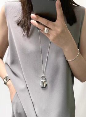 长款空心铃铛吊坠项链女秋冬轻奢小众设计高级感时髦百搭毛衣链