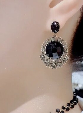 圆形黑色水晶耳环女2024年新款潮洋气超闪耳坠精致高级感耳饰小众