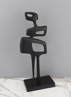 简约现代黑色f箭头人金属摆件镂空酒店民宿样板房卧室客厅书房装