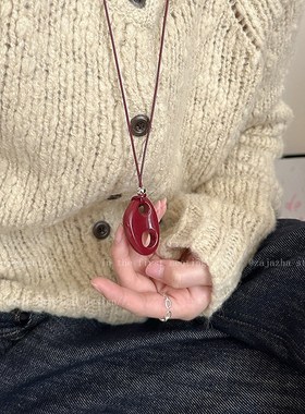 猪鼻子长款吊坠毛衣链女生秋冬气质皮绳配饰小众设计高级感卫衣链