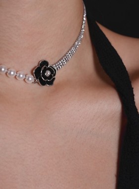 曼哈顿晚宴复古n赫本风高级感法式小众黑色山茶珍珠项链锁骨