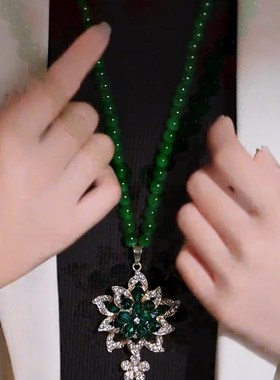 高级感绿色水晶项链花朵毛衣链长款2023新款秋冬挂件吊坠衣服配饰