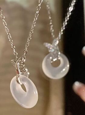 高级感新中式设计蝴蝶平安扣项链2025新款爆款轻奢小众 生日礼物