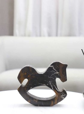 家居现代样板间酒店玄关摆件大理石动物马雕塑工艺电视柜桌面饰品