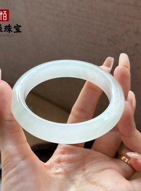 新疆天山翠白月光手镯 天山雪翠白色玉石手镯古风微翠玉镯子