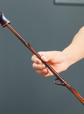 ZG012（邱师傅）精制楠竹枝深色手柄痒痒挠摆件（总长49厘米）