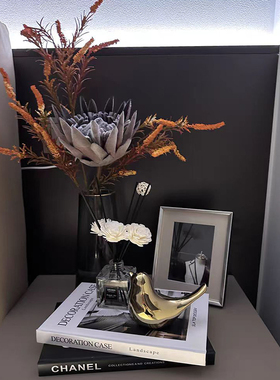 样板房茶几床头柜装饰品摆件高级感软装花艺杂志香薰轻奢现代家居